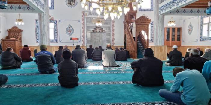 Yangında zarar gören tarihi Kutlubey Camii yeniden açıldı: Bayburt halkından büyük destek!