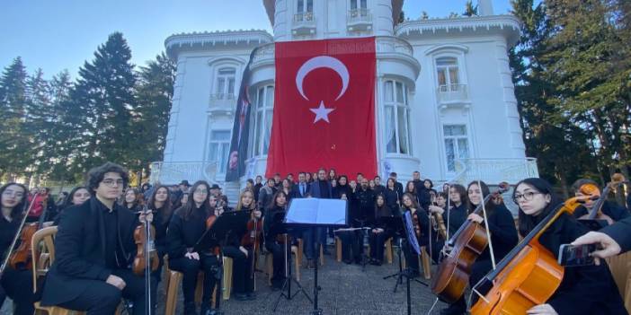 Trabzon Akçaabat Güzel Sanatlar Lisesi öğrencilerinden 10 Kasım programı