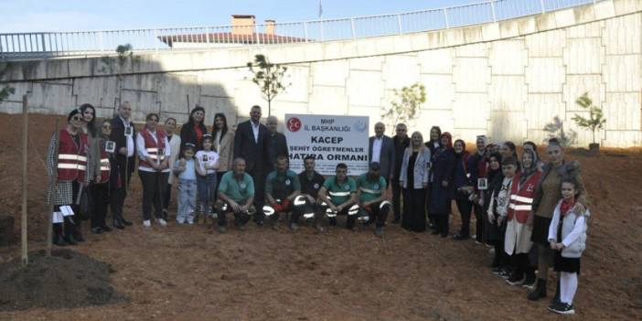 Trabzon’da şehit öğretmenler anısına hatıra ormanı oluşturuldu