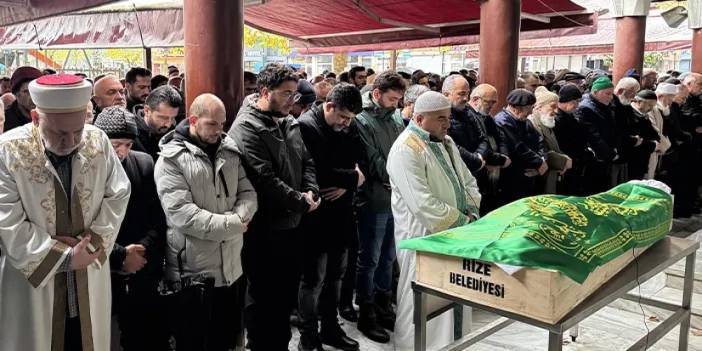 Rize'de emekli öğretmen Mustafa Ceylan son yolculuğuna uğurlandı