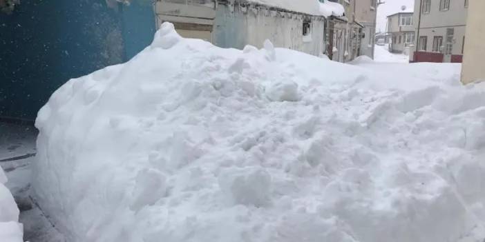 Bayburt’tun Şingah Mahallesi kara gömüldü! Yardım bekliyorlar