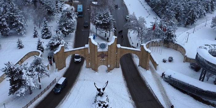 Erzurum'da kar kalınlığı 20 santimetreye ulaştı