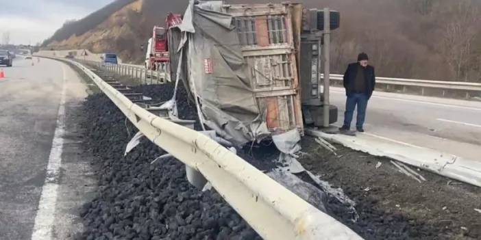 Samsun’da kömür yüklü tır yan yattı! Yaralı var