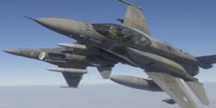 İki F-16 uçağı havada çarpıştı