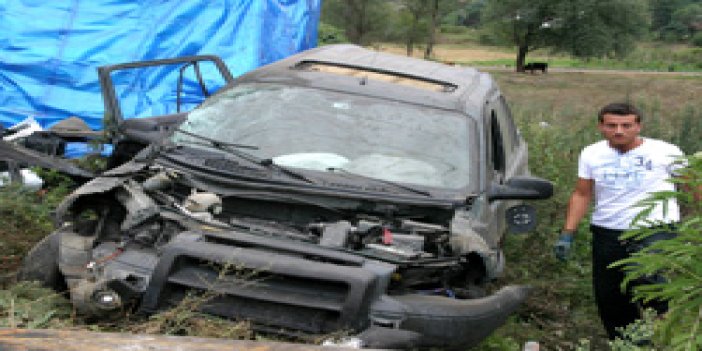 Yoldan çıkan cip takla attı