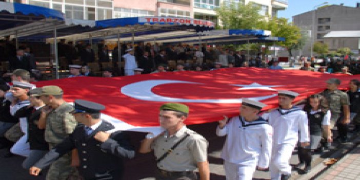 Ata'nın Trabzon'a gelişi kutlandı