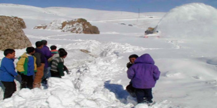 Erzurum kara teslim oldu