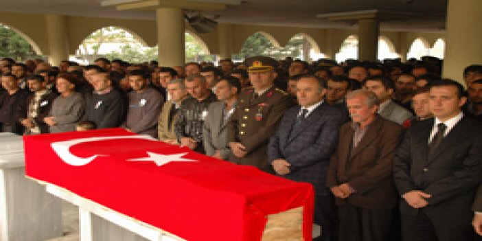 Şehit asker Rize'de toprağa verildi