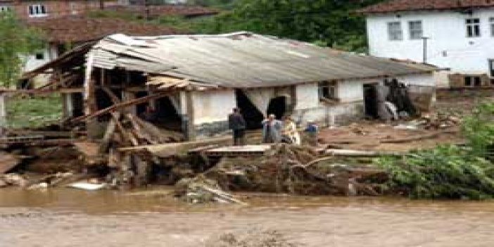 Trabzon Araklı'da heyelan