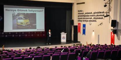 Trabzon Büyükşehir Belediyesi'nden üniversite adaylarına destek semineri