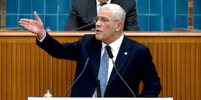 Müsavat  Dervişoğlu, Bakan Tekin'e yüklendi! "Trabzon Liseliler sana cevap veriyor"