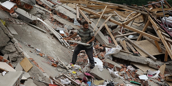 Trabzon'da toprak kaymasıyla zarar gören mahalle afet bölgesi kapsamına alındı