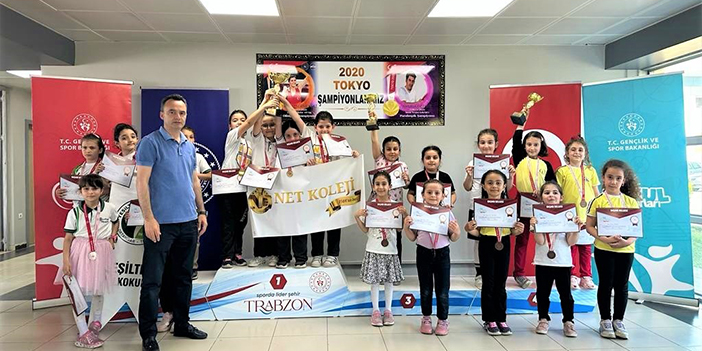 Trabzon'da minikler satranç müsabakalarında yarıştı