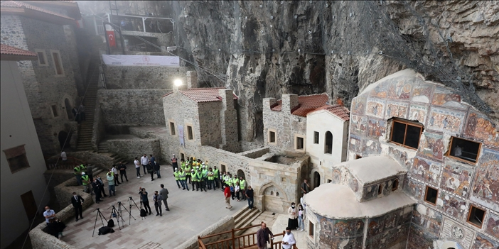 Doğu Karadeniz'in turizm gözdesi 'Sümela'