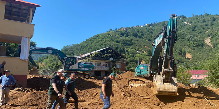 Giresun'da sel ve heyelanın yol açtığı olumsuzluklar gideriliyor