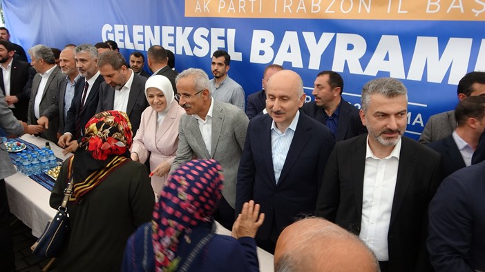 ak-parti-trabzon-bayramlasma-toreni-yapildi.jpg