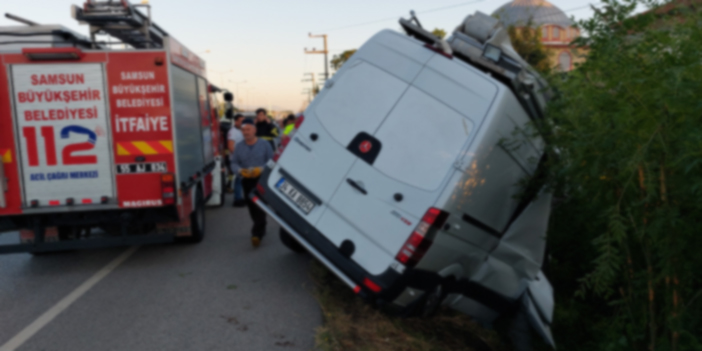 Samsun'da araç yoldan çıkıp direğe çarptı! 2 ölü,1 yaralı 