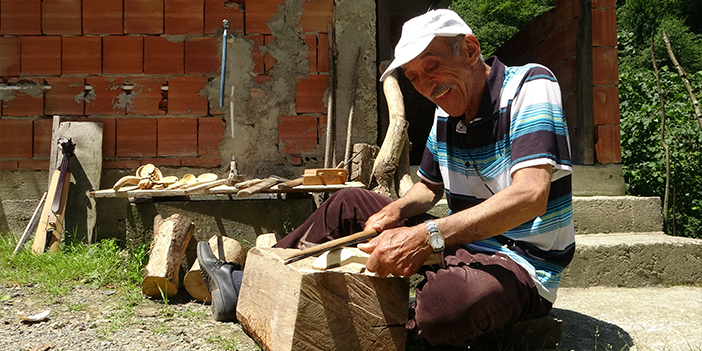 Giresun'da teknolojiye meydan okuyor! Ata mesleğini böyle sürdürüyor