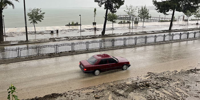 Ordu'da heyelan nedeniyle kapanmıştı! Karadeniz Sahil Yolu ulaşıma açıldı