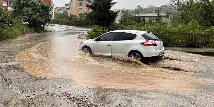 Ordu'da heyelan nedeniyle kapanmıştı! Karadeniz Sahil Yolu ulaşıma açıldı