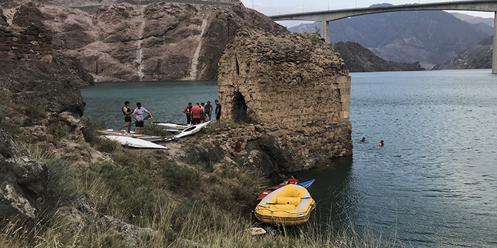 Artvin Yusufeli Barajı'nda bot ve kano turizmi