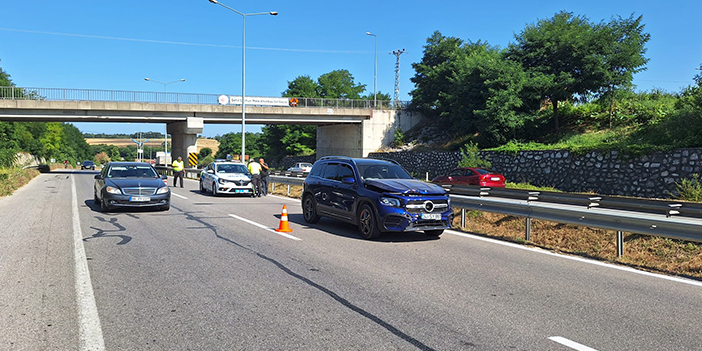 Samsun'da tırın dorsesine çarpan sürücü yaralandı