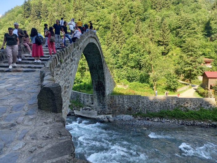 sicaktan-kacanlar-karadenize-akin-ediyor.jpg