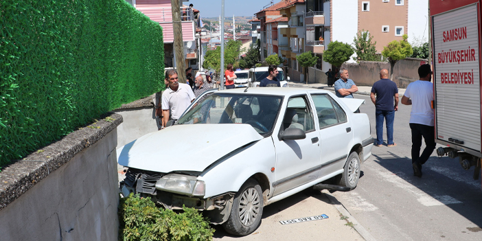 Samsun'da 2 araç birbirine girdi! 3 kişi yaralandı 