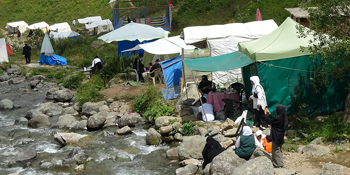 Trabzon'da yaylalarda çadır kirliliği! Arap turistlere kiralanıyor