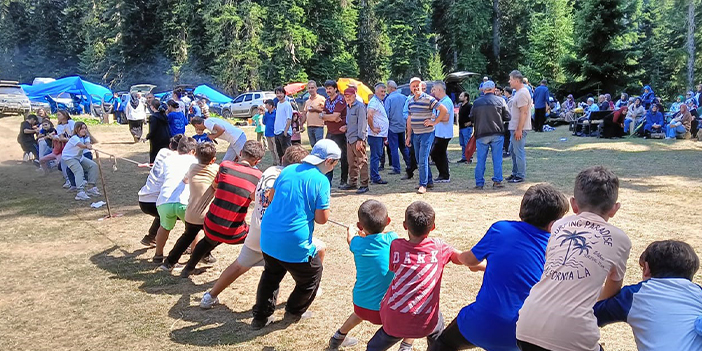 Artvin'de yayla şenliklerinde Kafkas arı ırkı ve ürünleri tanıtıldı