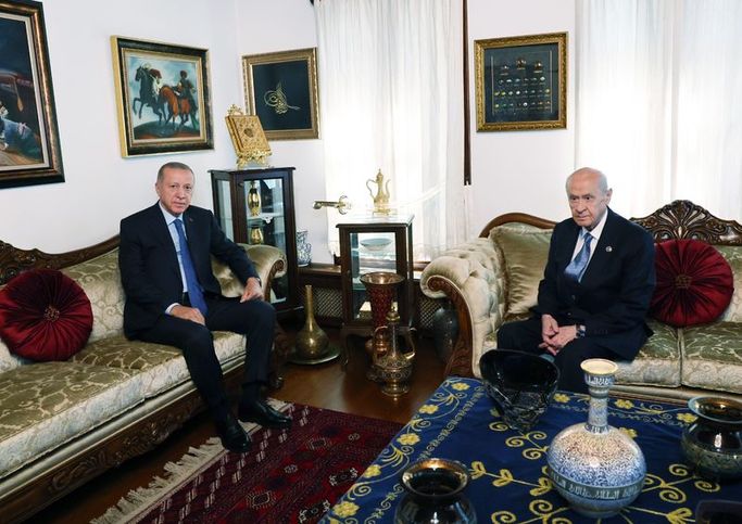 cumhurbaskani-erdogan-bahceli-ile-gorustu-001.jpg