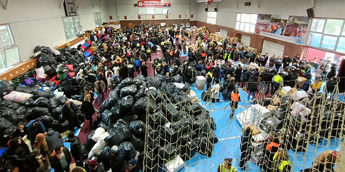 Akçaabat Belediyesi'nin kumanya yardımları sürüyor