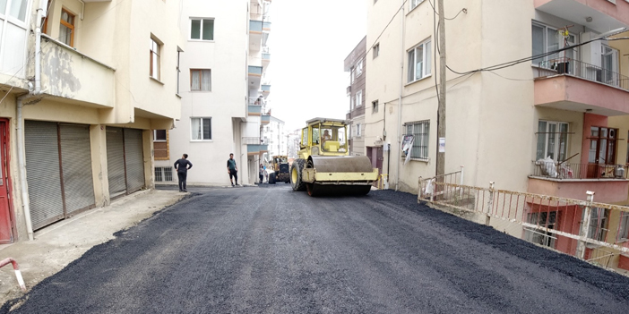 Akçaabat'ta asfaltlama çalışmaları devam ediyor 