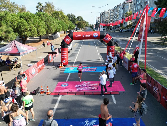 trabzon-yari-maratonu-basladi-yogun-katilim-amac-yarismak-degil-003.jpg