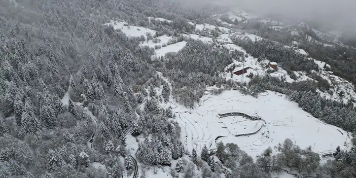 Rize, Artvin ve Bayburt'ta kar yağışı etkili oluyor