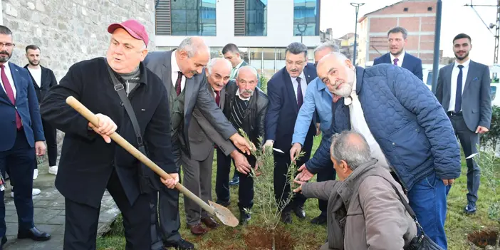 Başkan Genç, Gençlik Kütüphanesi'nde öğretmenlerle buluştu! 1. yılı kutlandı 