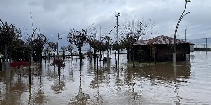 Çayeli-Trabzon istikameti ulaşıma kapatıldı