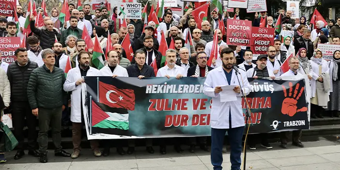 Trabzon'da doktorlardan  "sessiz yürüyüş" ile İsrail'i protesto!