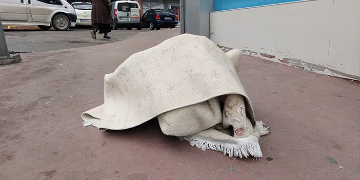 6. kattan halı düştü! 17 yaşındaki genci hastanelik etti