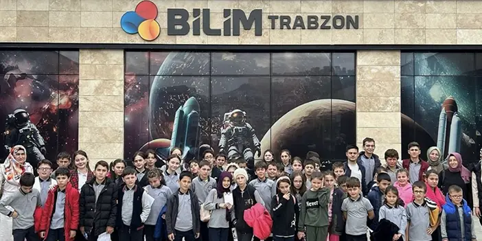 Trabzon'da Planetaryum ve Bilim Merkezi'ni binlerce öğrenci ziyaret etti