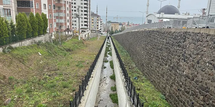 Söğütlü Deresi'nde ıslah çalışmaları sürüyor