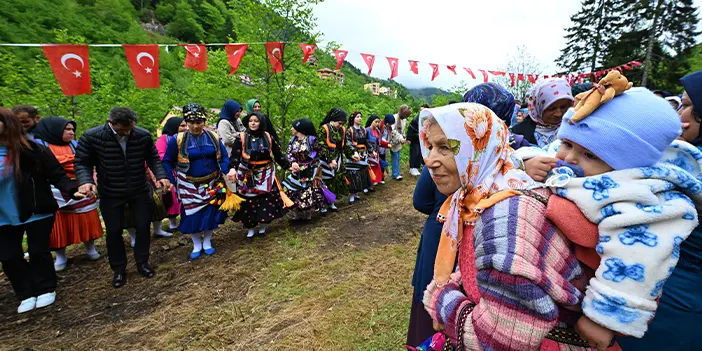 Trabzon'da havalar ısındı! Yayla şenlikleri başladı