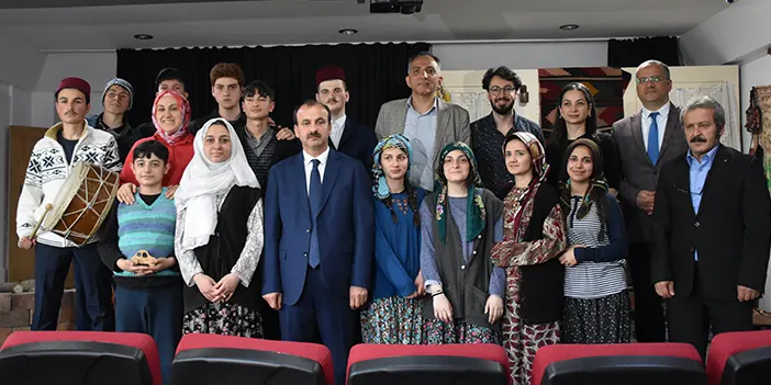 Trabzon'da yönetmenliğini öğretmenlerin yaptığı oyunlar festivalde sahnelenecek