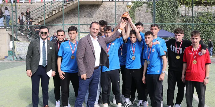 Akçaabat'ta liseler arası futbol turnuvası sona erdi