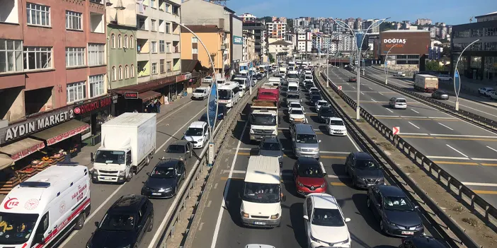 Trabzon'da sabah trafiği çileye dönüştü! 