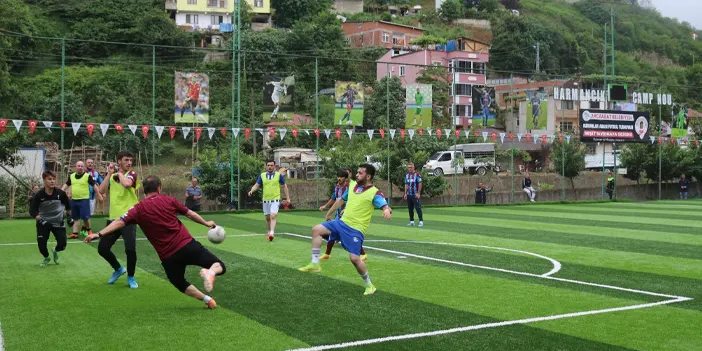 Akçaabat’ta kurumlar arası futbol turnuvasında çeyrek final heyecanı