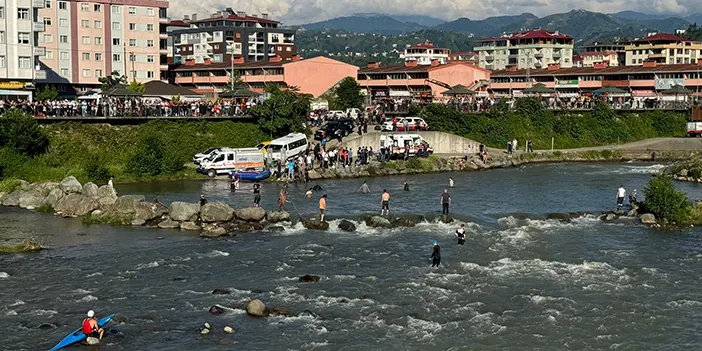 Rize'de akıntıya kapılarak hayatını kaybeden öğrencilerin cenazesi memleketlerine uğurlandı