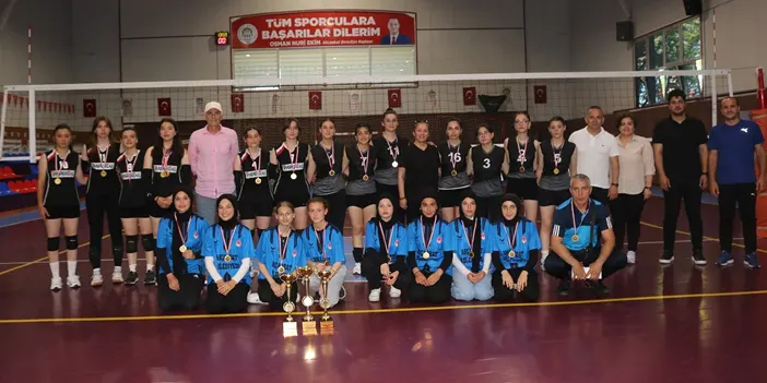 Akçaabat’ta voleybol turnuvası sona erdi 