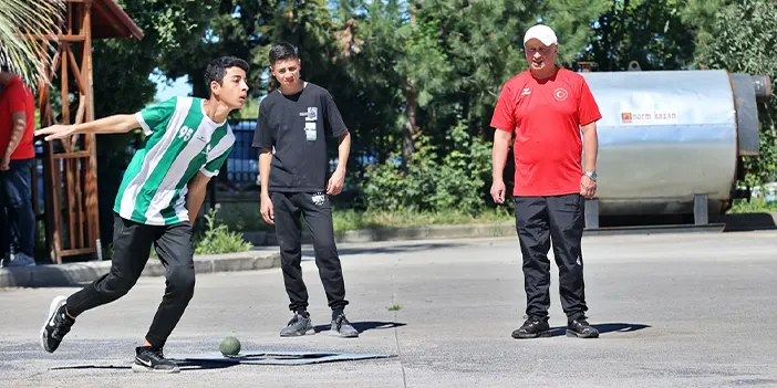 Samsun'da emanet toplarla başladığı boccede 17 milli sporcu yetiştirdi!