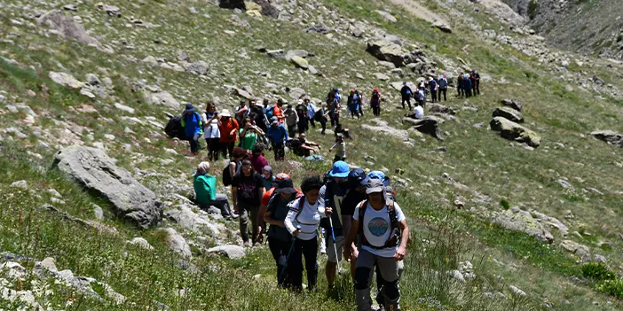 Gümüşhane'de Artabel Gölleri Tabiat Parkı, doğa tutkunlarını ağırladı